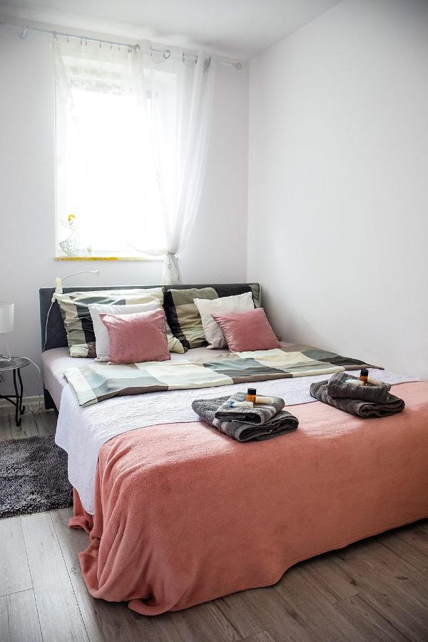 Operowa Marilyn Monroe Apartment Lublin Bagian luar foto